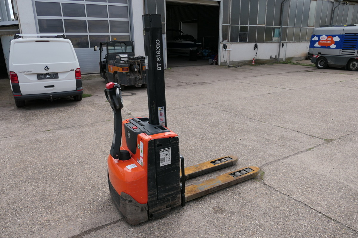 BT SWE 080L Batterie 06/2019 - Haarukkavaunu: kuva BT SWE 080L Batterie 06/2019 - Haarukkavaunu BT SWE 080L Batterie 06/2019 - Haarukkavaunu: kuva BT SWE 080L Batterie 06/2019 - Haarukkavaunu