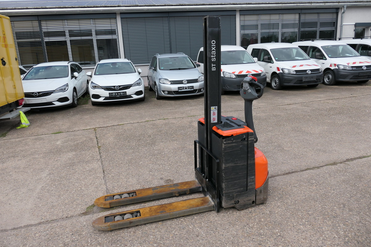 BT SWE 080L Batterie 06/2019 - Haarukkavaunu: kuva BT SWE 080L Batterie 06/2019 - Haarukkavaunu BT SWE 080L Batterie 06/2019 - Haarukkavaunu: kuva BT SWE 080L Batterie 06/2019 - Haarukkavaunu