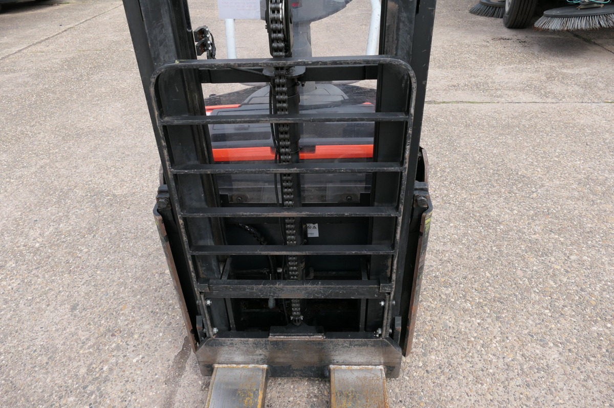 BT SWE 200D Batterie 46/2021 - Haarukkavaunu: kuva BT SWE 200D Batterie 46/2021 - Haarukkavaunu BT SWE 200D Batterie 46/2021 - Haarukkavaunu: kuva BT SWE 200D Batterie 46/2021 - Haarukkavaunu