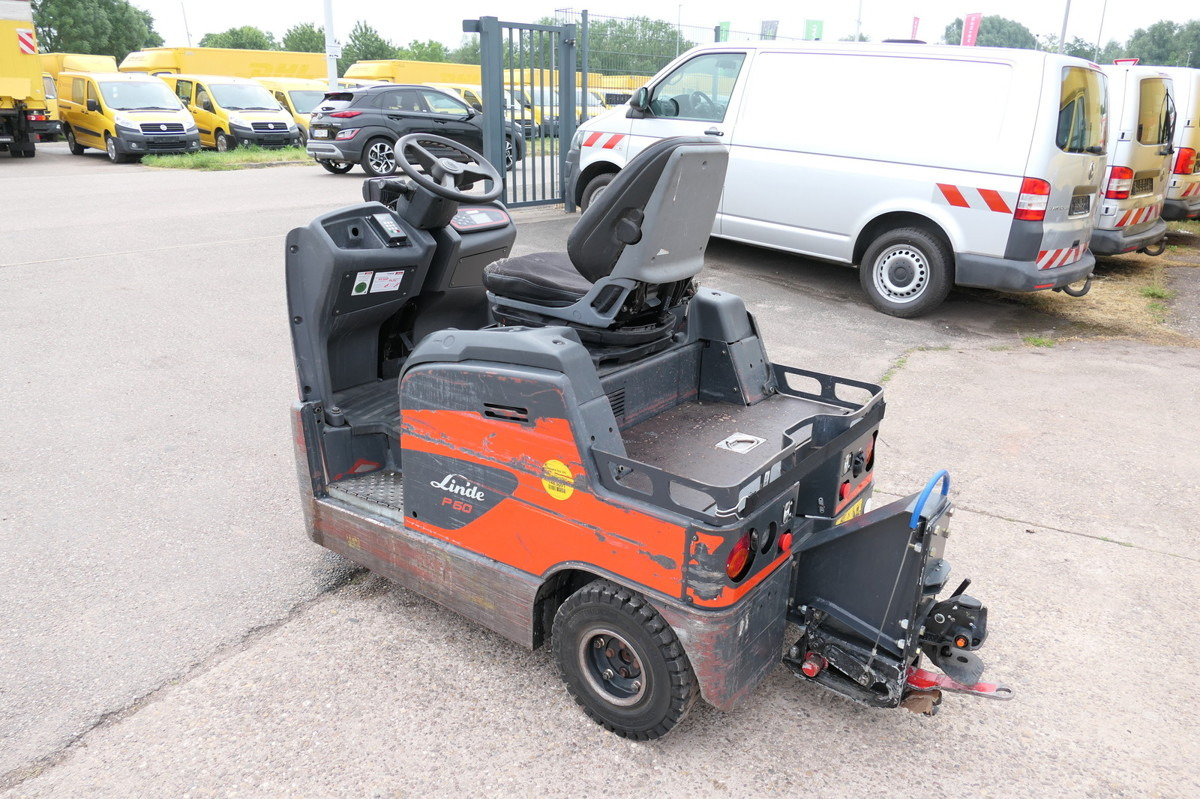 LINDE P 60 Z Schlepper Batterie 10/2020 3-Rad - Vetotrukki: kuva LINDE P 60 Z Schlepper Batterie 10/2020 3-Rad - Vetotrukki LINDE P 60 Z Schlepper Batterie 10/2020 3-Rad - Vetotrukki: kuva LINDE P 60 Z Schlepper Batterie 10/2020 3-Rad - Vetotrukki