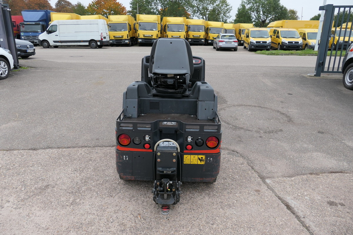LINDE P 60 Z Schlepper Batterie 33/2019 - Vetotrukki: kuva LINDE P 60 Z Schlepper Batterie 33/2019 - Vetotrukki LINDE P 60 Z Schlepper Batterie 33/2019 - Vetotrukki: kuva LINDE P 60 Z Schlepper Batterie 33/2019 - Vetotrukki