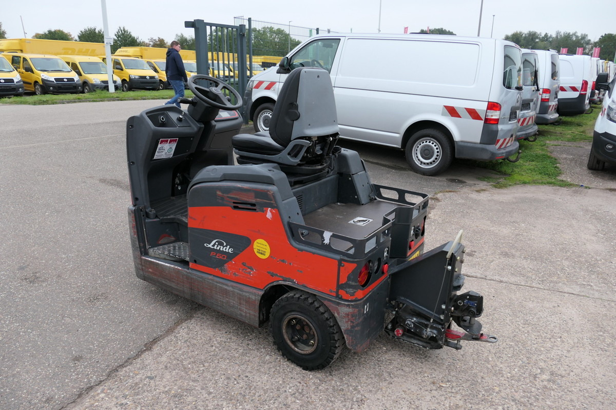 LINDE P 60 Z Schlepper Batterie 33/2019 - Vetotrukki: kuva LINDE P 60 Z Schlepper Batterie 33/2019 - Vetotrukki LINDE P 60 Z Schlepper Batterie 33/2019 - Vetotrukki: kuva LINDE P 60 Z Schlepper Batterie 33/2019 - Vetotrukki