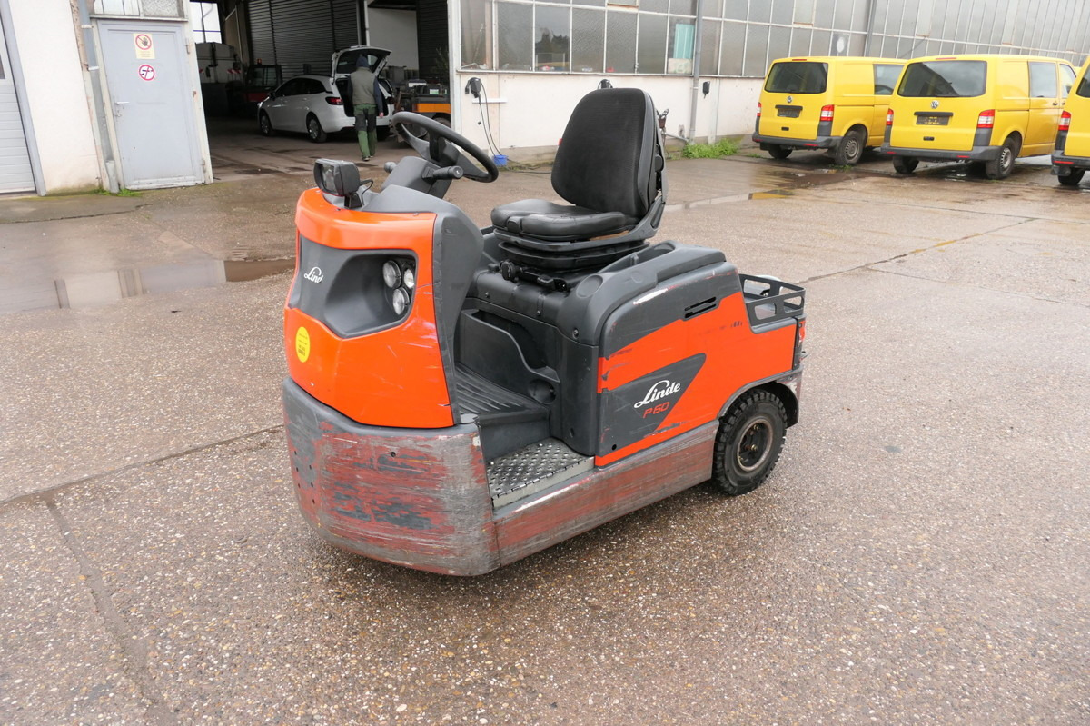 LINDE P 60 Z Schlepper Batterie 40/2020 3-Rad - Vetotrukki: kuva LINDE P 60 Z Schlepper Batterie 40/2020 3-Rad - Vetotrukki LINDE P 60 Z Schlepper Batterie 40/2020 3-Rad - Vetotrukki: kuva LINDE P 60 Z Schlepper Batterie 40/2020 3-Rad - Vetotrukki