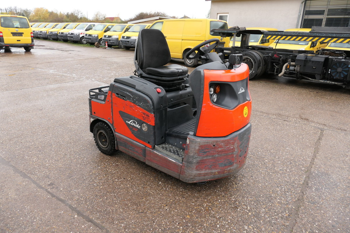 LINDE P 60 Z Schlepper Batterie 40/2020 3-Rad - Vetotrukki: kuva LINDE P 60 Z Schlepper Batterie 40/2020 3-Rad - Vetotrukki LINDE P 60 Z Schlepper Batterie 40/2020 3-Rad - Vetotrukki: kuva LINDE P 60 Z Schlepper Batterie 40/2020 3-Rad - Vetotrukki