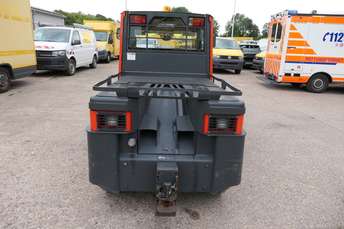 LINDE P250 Schlepper AHK Batterie 24/2021 Schiebetüren - Vetotrukki: kuva LINDE P250 Schlepper AHK Batterie 24/2021 Schiebetüren - Vetotrukki LINDE P250 Schlepper AHK Batterie 24/2021 Schiebetüren - Vetotrukki: kuva LINDE P250 Schlepper AHK Batterie 24/2021 Schiebetüren - Vetotrukki