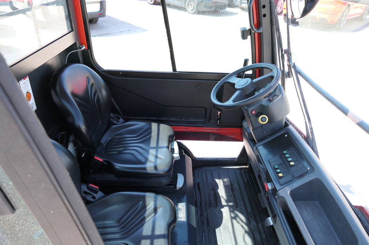 LINDE P250 Schlepper AHK Batterie 24/2021 Schiebetüren - Vetotrukki: kuva LINDE P250 Schlepper AHK Batterie 24/2021 Schiebetüren - Vetotrukki LINDE P250 Schlepper AHK Batterie 24/2021 Schiebetüren - Vetotrukki: kuva LINDE P250 Schlepper AHK Batterie 24/2021 Schiebetüren - Vetotrukki
