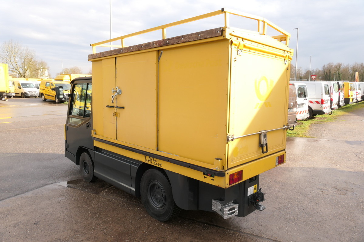 LINDE W20 Schlepper Tractive Batterie 13/2023 - Vetotrukki: kuva LINDE W20 Schlepper Tractive Batterie 13/2023 - Vetotrukki LINDE W20 Schlepper Tractive Batterie 13/2023 - Vetotrukki: kuva LINDE W20 Schlepper Tractive Batterie 13/2023 - Vetotrukki