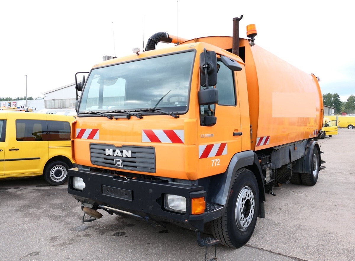 MAN 18.285 LLC LE280B ZW SCHIENENREINIGER SCHÖRLING - Puhtaanpitoauto: kuva MAN 18.285 LLC LE280B ZW SCHIENENREINIGER SCHÖRLING - Puhtaanpitoauto MAN 18.285 LLC LE280B ZW SCHIENENREINIGER SCHÖRLING - Puhtaanpitoauto: kuva MAN 18.285 LLC LE280B ZW SCHIENENREINIGER SCHÖRLING - Puhtaanpitoauto