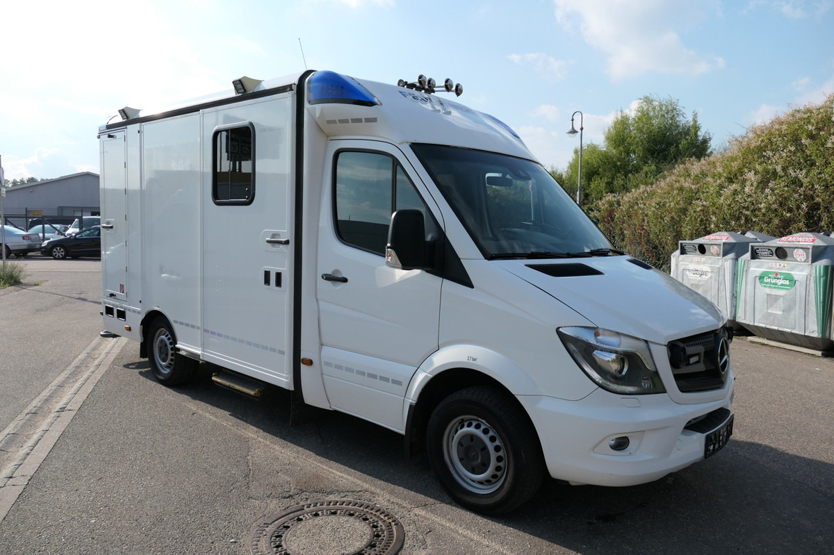 MERCEDES-BENZ 319 Sprinter 6-Zylinder Rettungswagen Strobel - Ambulanssi: kuva MERCEDES-BENZ 319 Sprinter 6-Zylinder Rettungswagen Strobel - Ambulanssi MERCEDES-BENZ 319 Sprinter 6-Zylinder Rettungswagen Strobel - Ambulanssi: kuva MERCEDES-BENZ 319 Sprinter 6-Zylinder Rettungswagen Strobel - Ambulanssi