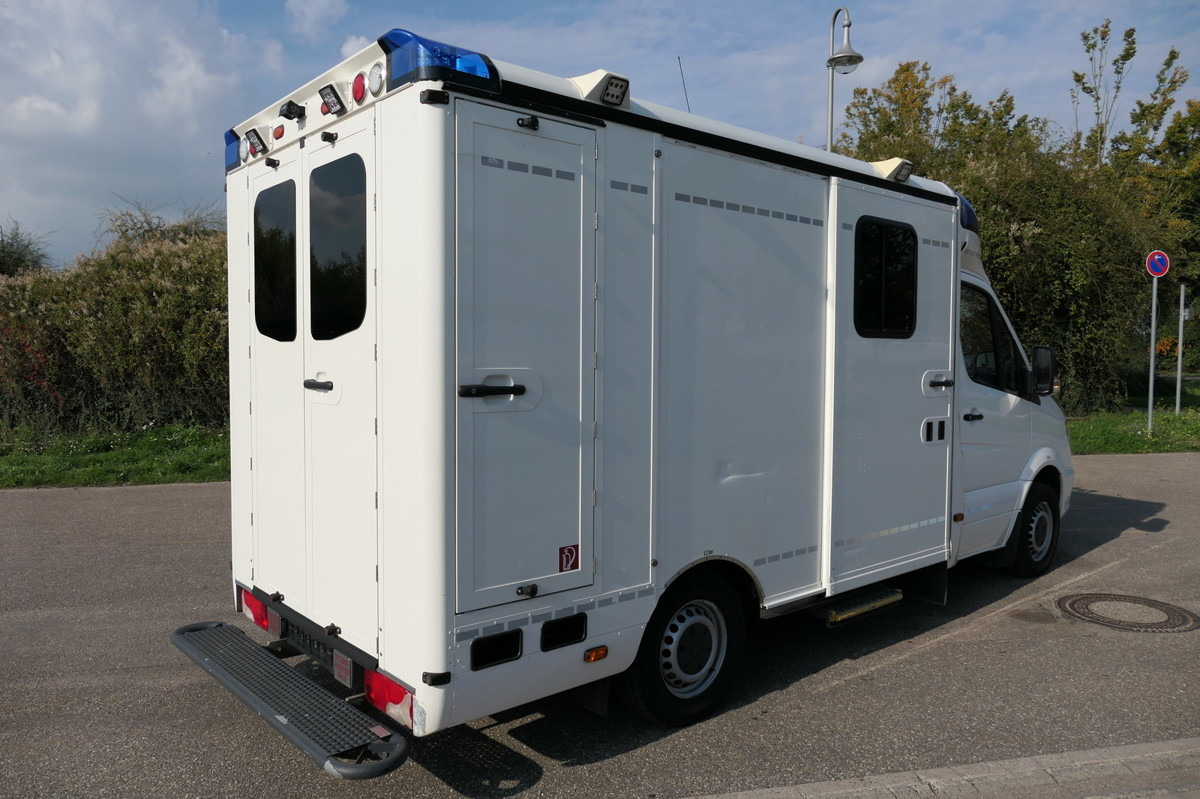 MERCEDES-BENZ 319 Sprinter 6-Zylinder Rettungswagen Strobel - Ambulanssi: kuva MERCEDES-BENZ 319 Sprinter 6-Zylinder Rettungswagen Strobel - Ambulanssi MERCEDES-BENZ 319 Sprinter 6-Zylinder Rettungswagen Strobel - Ambulanssi: kuva MERCEDES-BENZ 319 Sprinter 6-Zylinder Rettungswagen Strobel - Ambulanssi