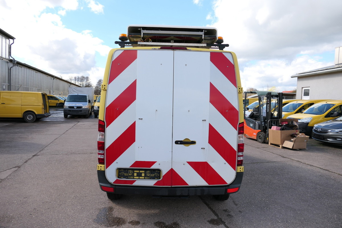 MERCEDES-BENZ Sprinter 216 CDI KLIMA - Begleitfahrzeug SCHLAFB - Pieni pakettiauto: kuva MERCEDES-BENZ Sprinter 216 CDI KLIMA - Begleitfahrzeug SCHLAFB - Pieni pakettiauto MERCEDES-BENZ Sprinter 216 CDI KLIMA - Begleitfahrzeug SCHLAFB - Pieni pakettiauto: kuva MERCEDES-BENZ Sprinter 216 CDI KLIMA - Begleitfahrzeug SCHLAFB - Pieni pakettiauto