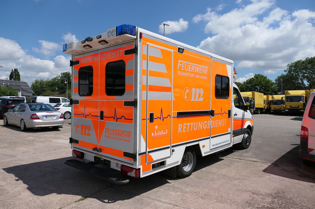 MERCEDES-BENZ Sprinter 519 CDI Klima Krankenwagen Fahrtec Aufb - Ambulanssi: kuva MERCEDES-BENZ Sprinter 519 CDI Klima Krankenwagen Fahrtec Aufb - Ambulanssi MERCEDES-BENZ Sprinter 519 CDI Klima Krankenwagen Fahrtec Aufb - Ambulanssi: kuva MERCEDES-BENZ Sprinter 519 CDI Klima Krankenwagen Fahrtec Aufb - Ambulanssi