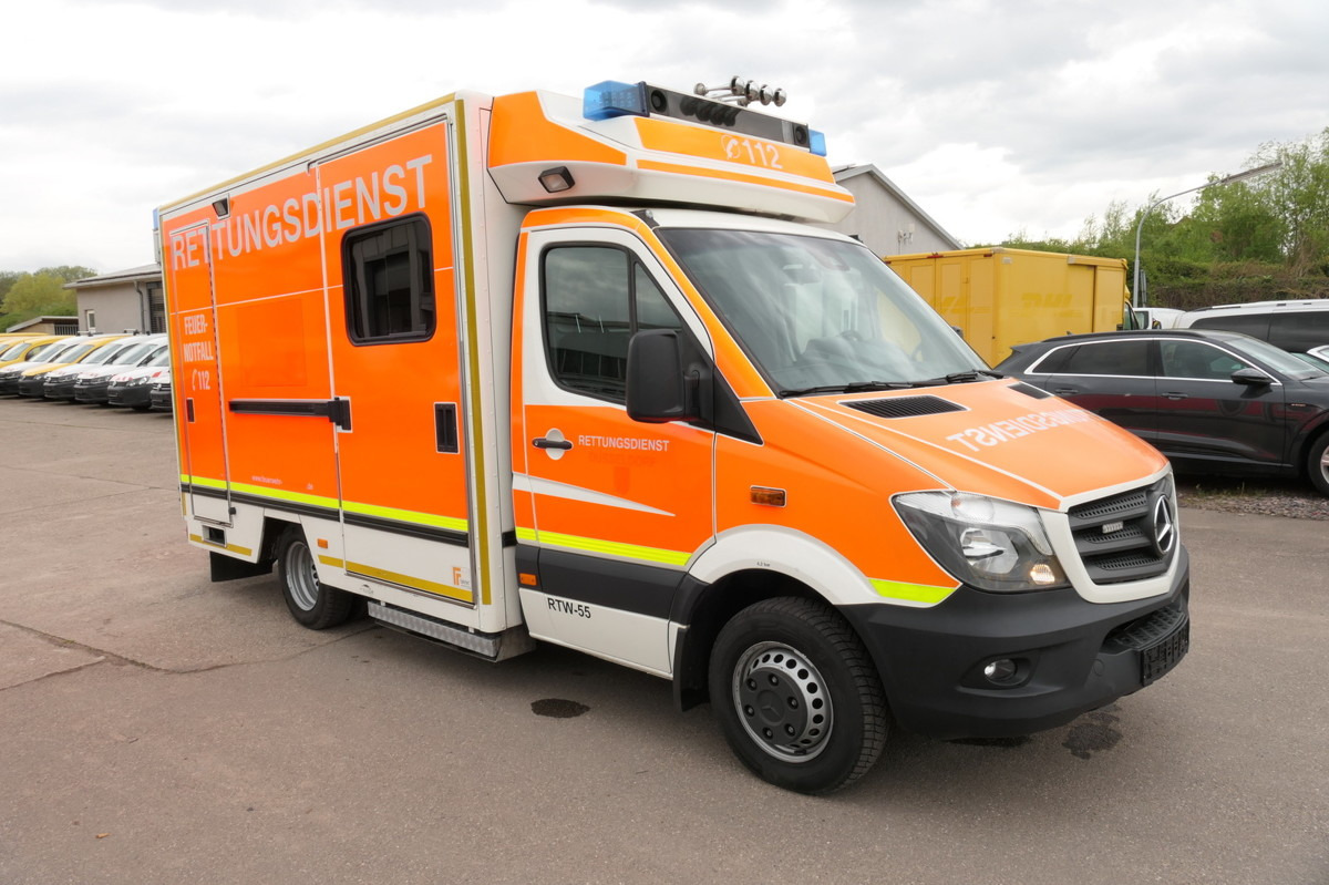 MERCEDES-BENZ Sprinter 519 CDI Klima Krankenwagen - Ambulanssi: kuva MERCEDES-BENZ Sprinter 519 CDI Klima Krankenwagen - Ambulanssi MERCEDES-BENZ Sprinter 519 CDI Klima Krankenwagen - Ambulanssi: kuva MERCEDES-BENZ Sprinter 519 CDI Klima Krankenwagen - Ambulanssi