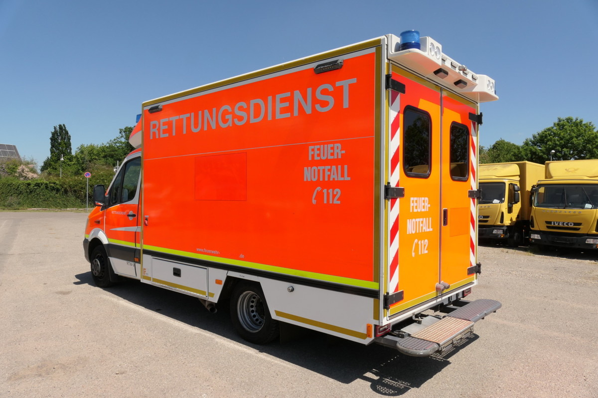 MERCEDES-BENZ Sprinter 519 CDI Klima Krankenwagen - Ambulanssi: kuva MERCEDES-BENZ Sprinter 519 CDI Klima Krankenwagen - Ambulanssi MERCEDES-BENZ Sprinter 519 CDI Klima Krankenwagen - Ambulanssi: kuva MERCEDES-BENZ Sprinter 519 CDI Klima Krankenwagen - Ambulanssi
