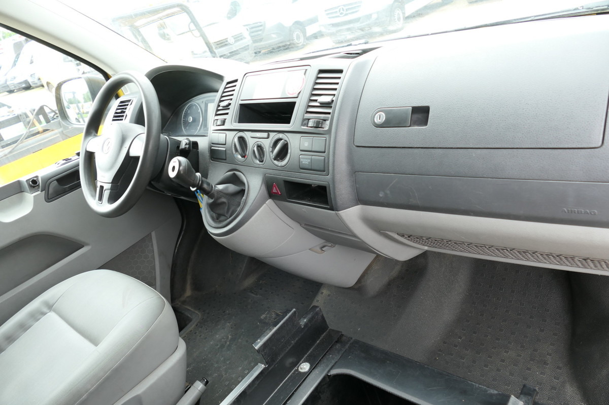 Pieni pakettiauto VW T5 Transporter 2.0 TDI EURO-5 CoC 2xSCHIEBETÜR P: kuva Pieni pakettiauto VW T5 Transporter 2.0 TDI EURO-5 CoC 2xSCHIEBETÜR P