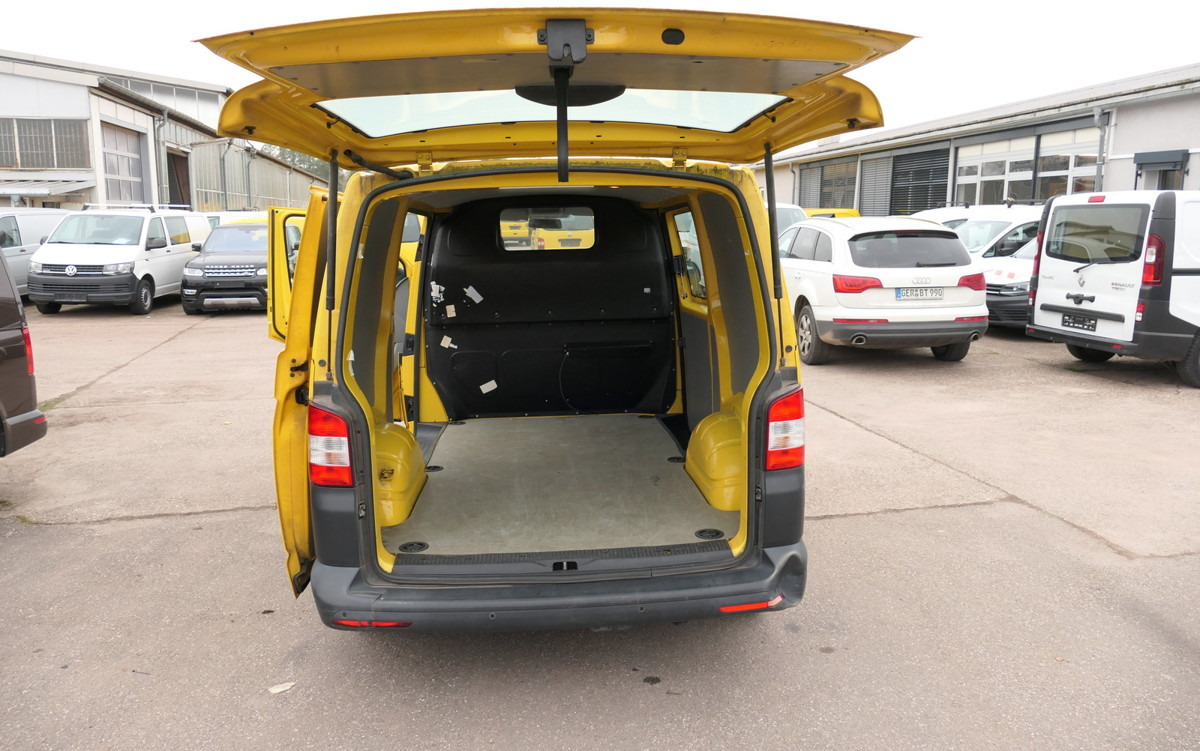 Pieni pakettiauto VW T5 Transporter 2.0 TDI EURO-5 CoC PARKTRONIK: kuva Pieni pakettiauto VW T5 Transporter 2.0 TDI EURO-5 CoC PARKTRONIK