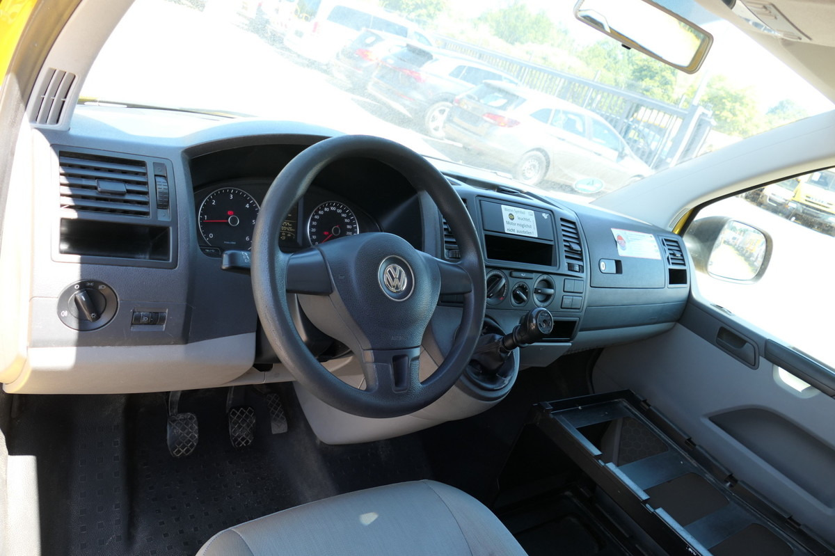 Pieni pakettiauto VW T5 Transporter 2.0 TDI EURO-5 CoC PARKTRONIK: kuva Pieni pakettiauto VW T5 Transporter 2.0 TDI EURO-5 CoC PARKTRONIK