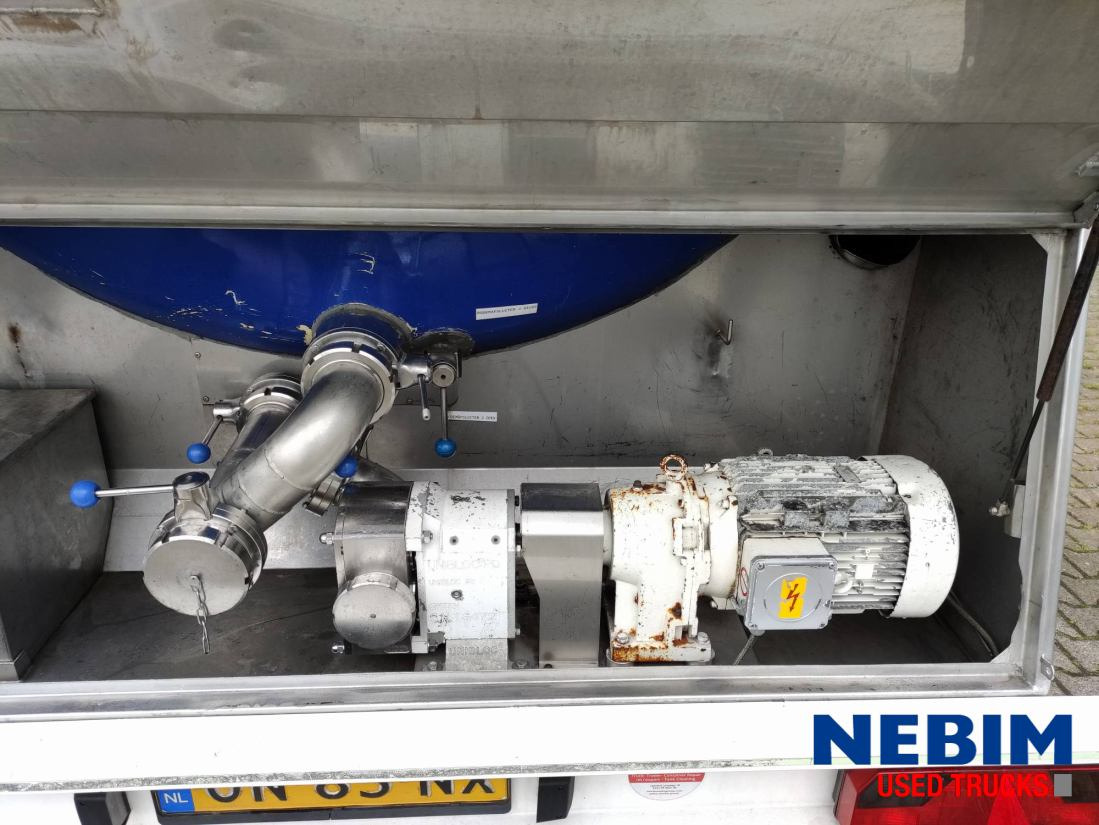 Feldbinder TSA 33.3-3 Unibloc pump electr - 3 comp. 8.000 / 2 2.500 / 3.000 Ltr. - Säiliöpuoliperävaunu: kuva Feldbinder TSA 33.3-3 Unibloc pump electr - 3 comp. 8.000 / 2 2.500 / 3.000 Ltr. - Säiliöpuoliperävaunu Feldbinder TSA 33.3-3 Unibloc pump electr - 3 comp. 8.000 / 2 2.500 / 3.000 Ltr. - Säiliöpuoliperävaunu: kuva Feldbinder TSA 33.3-3 Unibloc pump electr - 3 comp. 8.000 / 2 2.500 / 3.000 Ltr. - Säiliöpuoliperävaunu
