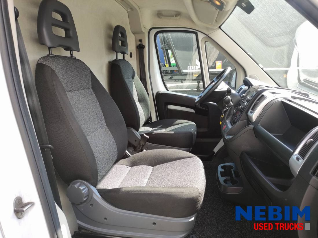 Pakettiauto Fiat Ducato 2.3 140PK - L3H2 - Automatic Gearbox: kuva Pakettiauto Fiat Ducato 2.3 140PK - L3H2 - Automatic Gearbox Pakettiauto Fiat Ducato 2.3 140PK - L3H2 - Automatic Gearbox: kuva Pakettiauto Fiat Ducato 2.3 140PK - L3H2 - Automatic Gearbox
