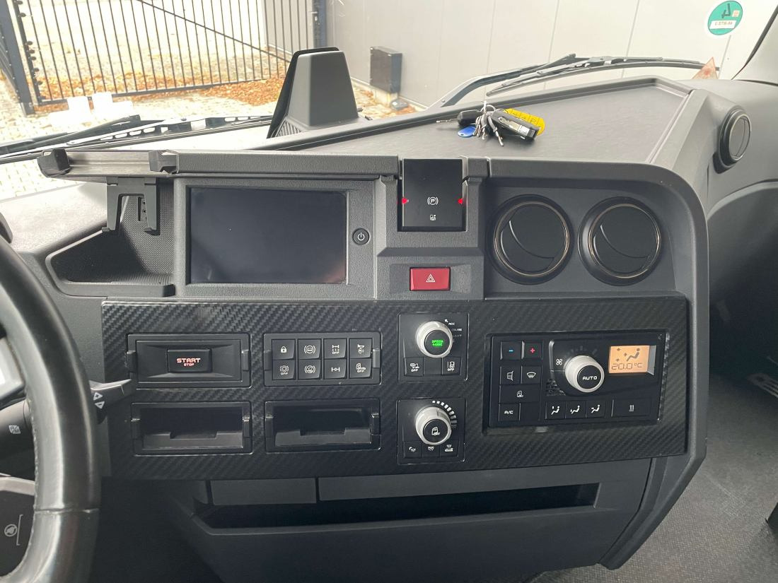 Renault T HIGH 520 4x2 new tacho - Parking Airco - Vetopöytäauto: kuva Renault T HIGH 520 4x2 new tacho - Parking Airco - Vetopöytäauto Renault T HIGH 520 4x2 new tacho - Parking Airco - Vetopöytäauto: kuva Renault T HIGH 520 4x2 new tacho - Parking Airco - Vetopöytäauto