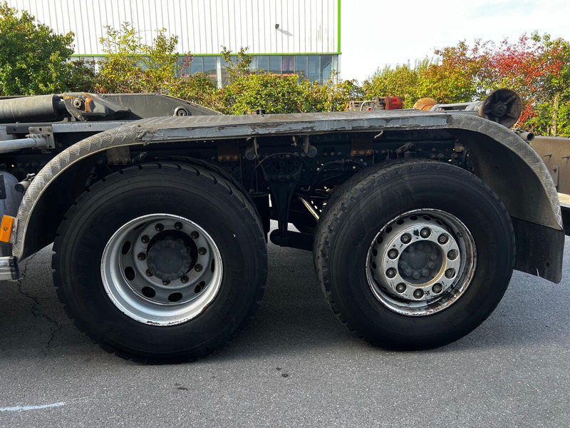 Koukkulava kuorma-auto Mercedes-Benz Actros 2543: kuva Koukkulava kuorma-auto Mercedes-Benz Actros 2543