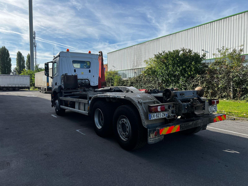 Koukkulava kuorma-auto Mercedes-Benz Actros 2543: kuva Koukkulava kuorma-auto Mercedes-Benz Actros 2543