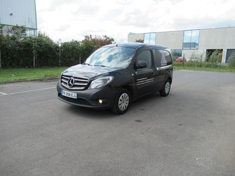 Mercedes-Benz Citan 111 - Pakettiauto: kuva Mercedes-Benz Citan 111 - Pakettiauto Mercedes-Benz Citan 111 - Pakettiauto: kuva Mercedes-Benz Citan 111 - Pakettiauto