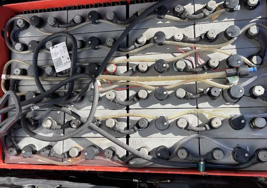 LINDE E 14-02/386 - Sähkötrukki: kuva LINDE E 14-02/386 - Sähkötrukki LINDE E 14-02/386 - Sähkötrukki: kuva LINDE E 14-02/386 - Sähkötrukki