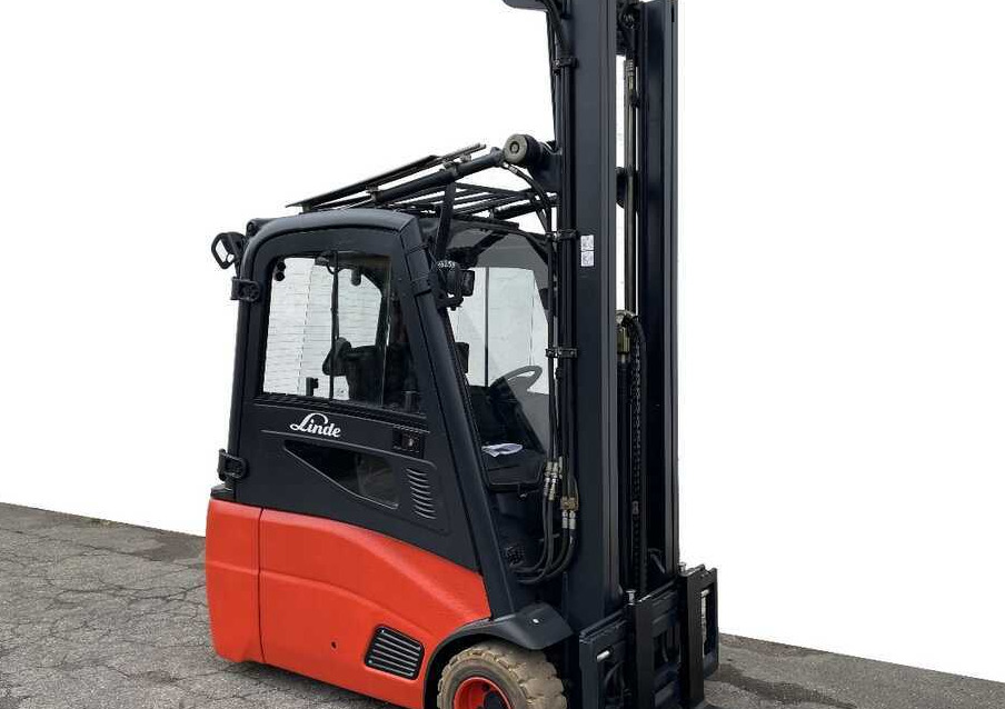 Linde E 18 L-01/386 (batt. NUOVA) - Sähkötrukki: kuva  Linde E 18 L-01/386 (batt. NUOVA) - Sähkötrukki Linde E 18 L-01/386 (batt. NUOVA) - Sähkötrukki: kuva  Linde E 18 L-01/386 (batt. NUOVA) - Sähkötrukki