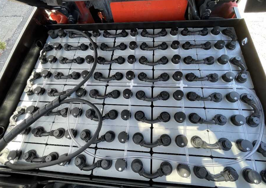 Linde E 25 -387 (Batteria NUOVA) - Sähkötrukki: kuva  Linde E 25 -387 (Batteria NUOVA) - Sähkötrukki Linde E 25 -387 (Batteria NUOVA) - Sähkötrukki: kuva  Linde E 25 -387 (Batteria NUOVA) - Sähkötrukki