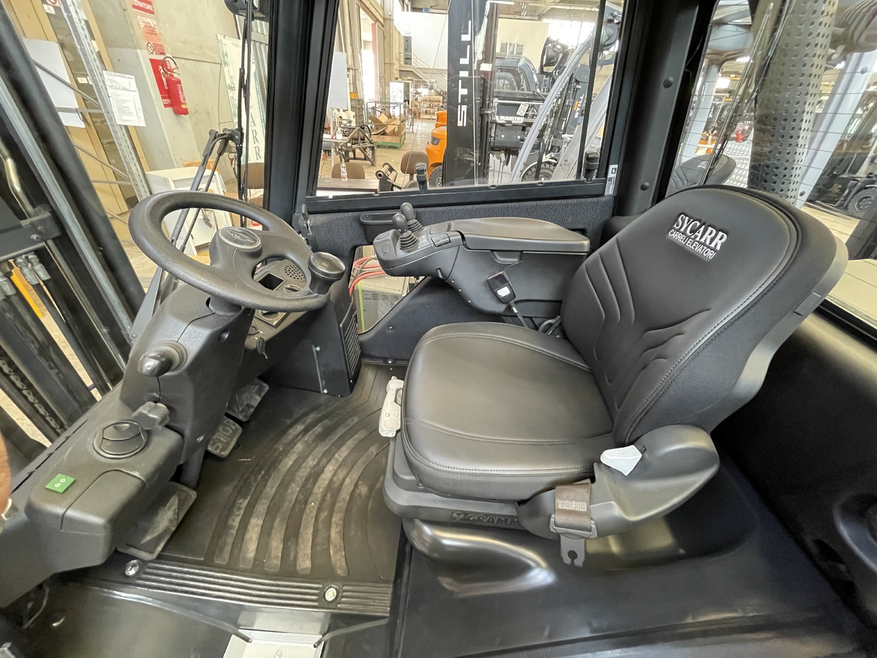 Linde H 25 D - Dieseltrukki: kuva Linde H 25 D - Dieseltrukki Linde H 25 D - Dieseltrukki: kuva Linde H 25 D - Dieseltrukki
