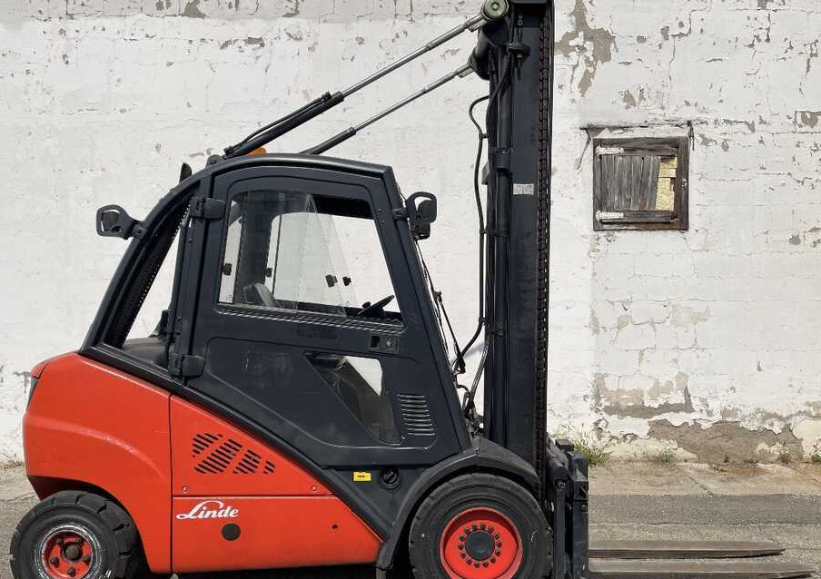 Linde H 30 D-393-01 - Dieseltrukki: kuva Linde H 30 D-393-01 - Dieseltrukki Linde H 30 D-393-01 - Dieseltrukki: kuva Linde H 30 D-393-01 - Dieseltrukki