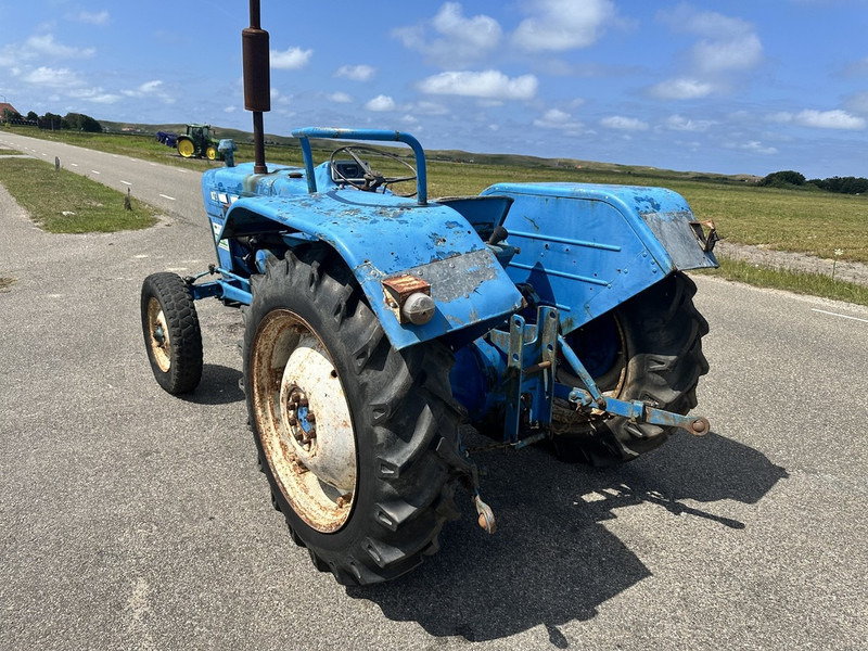 Ford 2000 - Traktori: kuva Ford 2000 - Traktori Ford 2000 - Traktori: kuva Ford 2000 - Traktori