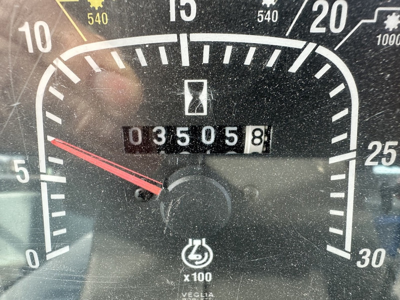 Ford 6640 SL - Traktori: kuva Ford 6640 SL - Traktori Ford 6640 SL - Traktori: kuva Ford 6640 SL - Traktori