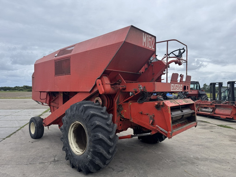 Laverda M152 - Leikkuupuimuri: kuva Laverda M152 - Leikkuupuimuri Laverda M152 - Leikkuupuimuri: kuva Laverda M152 - Leikkuupuimuri