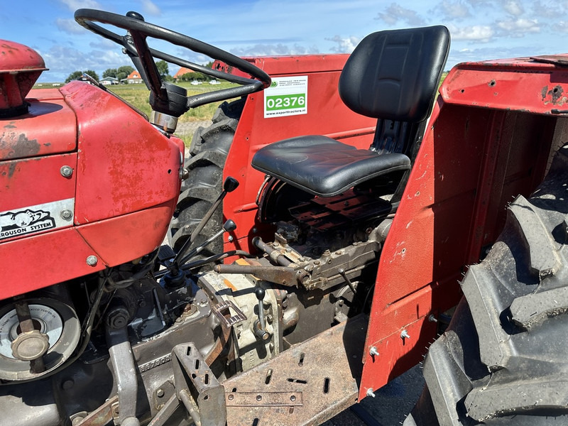 Massey Ferguson 158 - Traktori: kuva Massey Ferguson 158 - Traktori Massey Ferguson 158 - Traktori: kuva Massey Ferguson 158 - Traktori