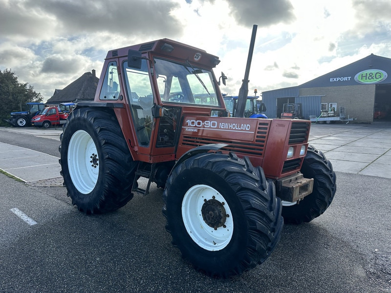 New Holland 100-90 DT - Traktori: kuva New Holland 100-90 DT - Traktori New Holland 100-90 DT - Traktori: kuva New Holland 100-90 DT - Traktori