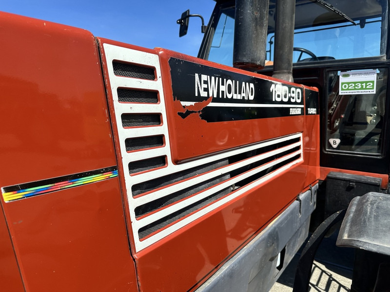 New Holland 180-90 DT - Traktori: kuva New Holland 180-90 DT - Traktori New Holland 180-90 DT - Traktori: kuva New Holland 180-90 DT - Traktori