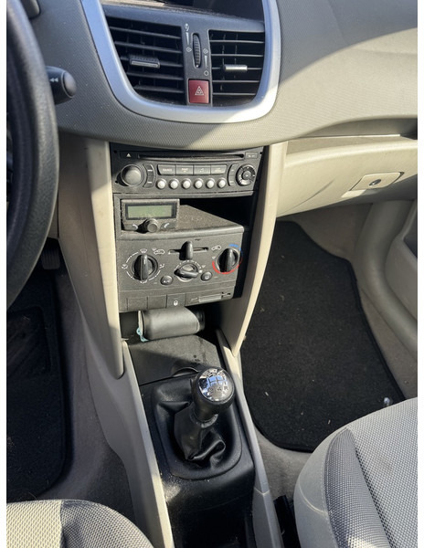 Peugeot 207 - Henkilöauto: kuva Peugeot 207 - Henkilöauto Peugeot 207 - Henkilöauto: kuva Peugeot 207 - Henkilöauto