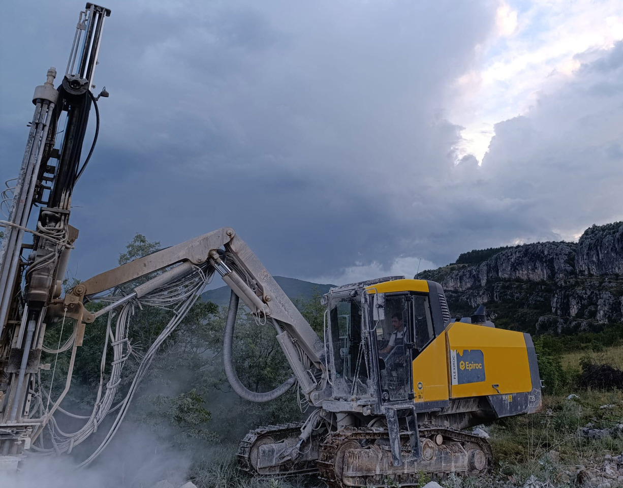 Atlas Copco (Epiroc) FlexiRoc T35-11 - Porakone: kuva Atlas Copco (Epiroc) FlexiRoc T35-11 - Porakone Atlas Copco (Epiroc) FlexiRoc T35-11 - Porakone: kuva Atlas Copco (Epiroc) FlexiRoc T35-11 - Porakone