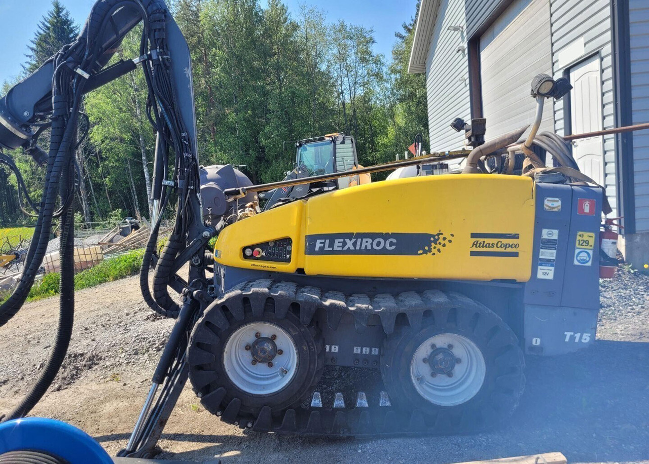 Atlas Copco FlexiROC T15R-01 - Porakone: kuva Atlas Copco FlexiROC T15R-01 - Porakone Atlas Copco FlexiROC T15R-01 - Porakone: kuva Atlas Copco FlexiROC T15R-01 - Porakone