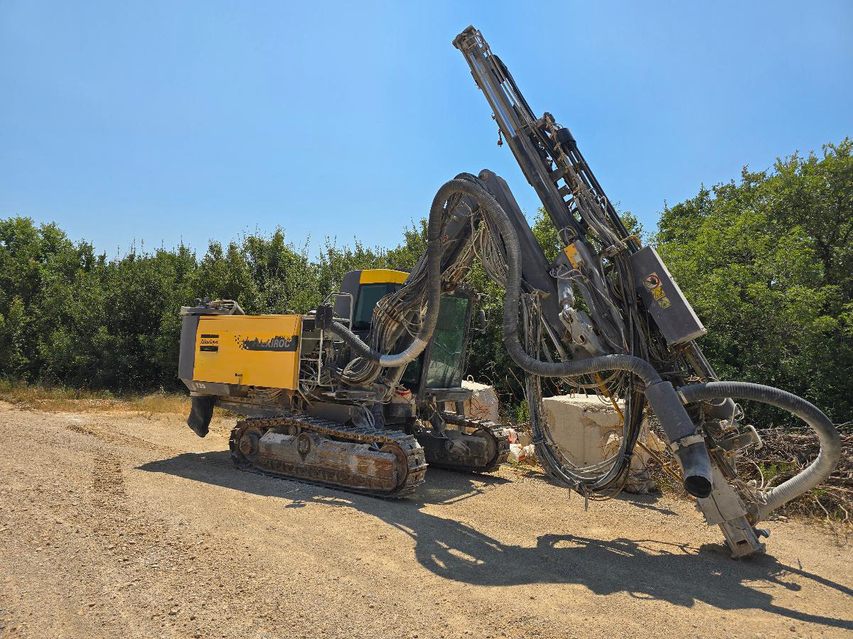 Atlas Copco FlexiRoc T35-11 - Porakone: kuva Atlas Copco FlexiRoc T35-11 - Porakone Atlas Copco FlexiRoc T35-11 - Porakone: kuva Atlas Copco FlexiRoc T35-11 - Porakone