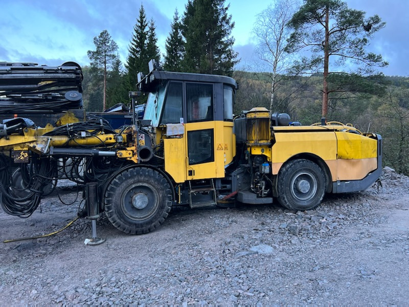 Atlas Copco M2C - Suuntaava porakone: kuva Atlas Copco M2C - Suuntaava porakone Atlas Copco M2C - Suuntaava porakone: kuva Atlas Copco M2C - Suuntaava porakone