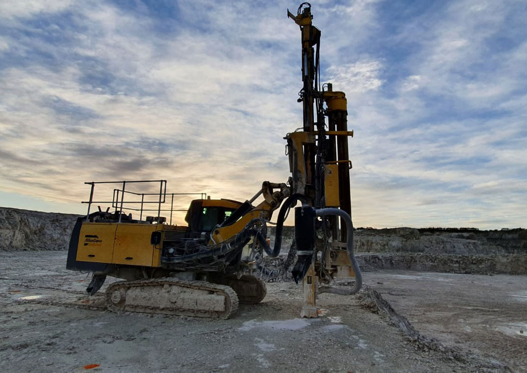 Atlas Copco ROC F6-44 - Porakone: kuva Atlas Copco ROC F6-44 - Porakone Atlas Copco ROC F6-44 - Porakone: kuva Atlas Copco ROC F6-44 - Porakone