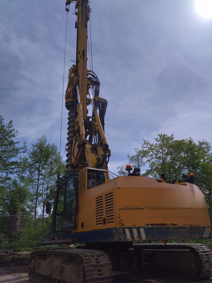 Bauer BG 15H - Paalujuntta: kuva Bauer BG 15H - Paalujuntta Bauer BG 15H - Paalujuntta: kuva Bauer BG 15H - Paalujuntta