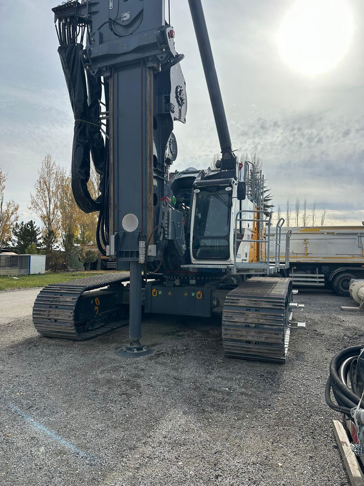 Bauer BG45V - Paalujuntta: kuva Bauer BG45V - Paalujuntta Bauer BG45V - Paalujuntta: kuva Bauer BG45V - Paalujuntta