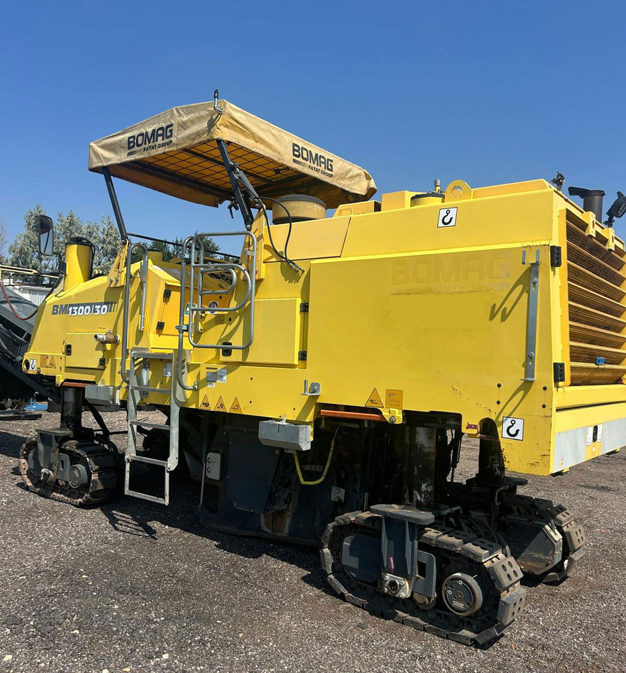 Bomag BM 1300/30 - Asfalttijyrsimen: kuva Bomag BM 1300/30 - Asfalttijyrsimen Bomag BM 1300/30 - Asfalttijyrsimen: kuva Bomag BM 1300/30 - Asfalttijyrsimen