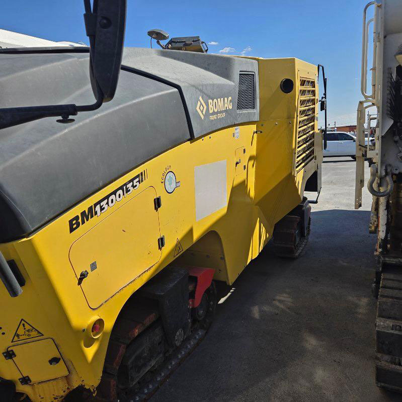 Bomag BM 1300/35 - Asfalttijyrsimen: kuva Bomag BM 1300/35 - Asfalttijyrsimen Bomag BM 1300/35 - Asfalttijyrsimen: kuva Bomag BM 1300/35 - Asfalttijyrsimen