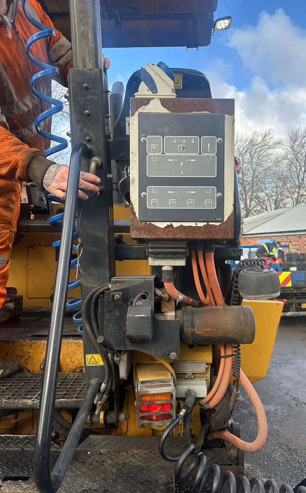 Caterpillar AP300D - Asfalttilevittimet: kuva Caterpillar AP300D - Asfalttilevittimet Caterpillar AP300D - Asfalttilevittimet: kuva Caterpillar AP300D - Asfalttilevittimet