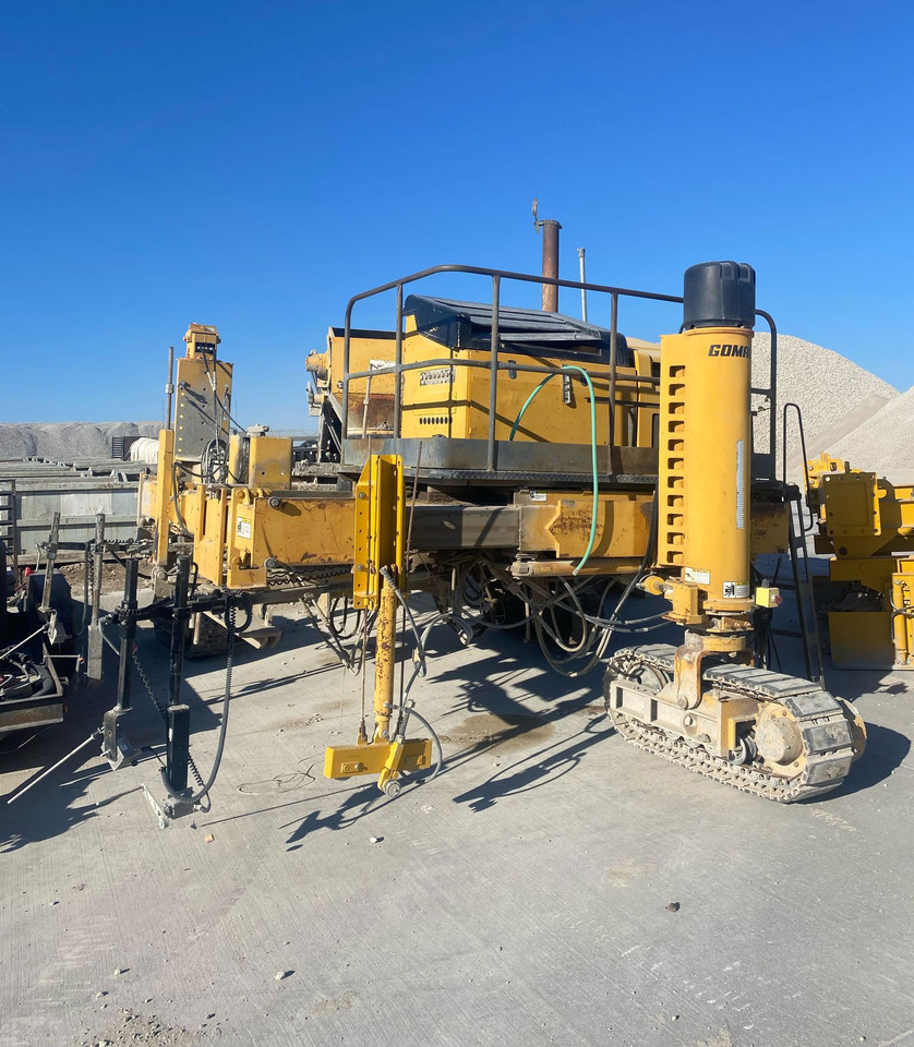 Gomaco Commander III - Betonin levittäjä: kuva Gomaco Commander III - Betonin levittäjä Gomaco Commander III - Betonin levittäjä: kuva Gomaco Commander III - Betonin levittäjä